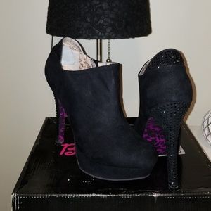 Betseyville ankle boots